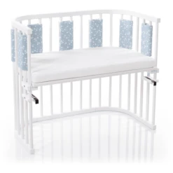 Babybay ® Nestchen Ultra Fresh Piqué Geschikt Voor Model Maxi, Boxspring, Comfort , Midi En Comfort Plus, Azuur Sterren Wit -Roba || Alvi || Pinolino Winkel babybay nestchen ultra fresh pique geschikt voor model maxi boxspring comfort midi en comfort plus azuur sterren wit a311990 1