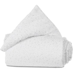 Babybay Roosterbescherming Organisch Cotton Voor Het Sluiten Van Het Rooster Alle Modellen, Witte Glittersterren Diamantblauw 8 Babybay Roosterbescherming Organisch Cotton Voor Het Sluiten Van Het Rooster Alle Modellen, Witte Glittersterren Diamantblauw -Roba || Alvi || Pinolino Winkel babybay roosterbescherming organisch cotton voor het sluiten van het rooster alle modellen witte glittersterren diamantblauw a311260 2