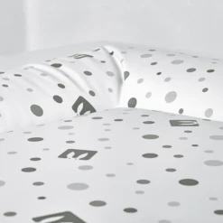 Bianconiglio Kids ® Aankleedkussen FLAFFI Wit/grijs 60 X 60 Cm 11 Bianconiglio Kids ® Aankleedkussen FLAFFI Wit/grijs 60 X 60 Cm -Roba || Alvi || Pinolino Winkel bianconiglio kids aankleedkussen flaffi wit grijs 60 x 60 cm a351594 4