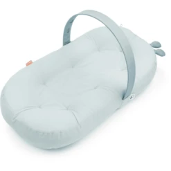 Done By Deer ™ Babynest Met Activiteitenboog Raffi Blauw 10 Done By Deer ™ Babynest Met Activiteitenboog Raffi Blauw -Roba || Alvi || Pinolino Winkel done by deer babynest met activiteitenboog raffi blauw a337830 3