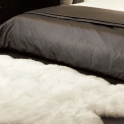 Heitmann Australisch Premium Lamsvel Zwart -Roba || Alvi || Pinolino Winkel heitmann australisch premium lamsvel zwart a382257 1