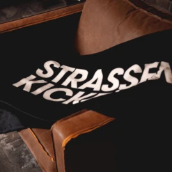 HERDING Wellsoft Deken Street Kicker Zwart-wit 150 X 200 Cm -Roba || Alvi || Pinolino Winkel herding wellsoft deken street kicker zwart wit 150 x 200 cm a383285 1