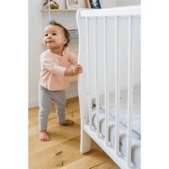 KINDSGUT Hoeslaken In Mousseline, Stippen, Lichtgrijs, 120 X 60 Cm -Roba || Alvi || Pinolino Winkel kindsgut hoeslaken in mousseline stippen lichtgrijs 120 x 60 cm a324997 4