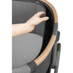 Maxi-Cosi MAXI COSI Co-sleeper Iora Essential Graphite -Roba || Alvi || Pinolino Winkel maxi cosi co sleeper iora essential graphite a275400 2