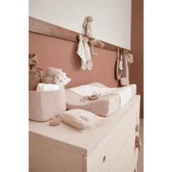 MEYCO Luiertafelmand Kleine Knopen Zacht Roze -Roba || Alvi || Pinolino Winkel meyco luiertafelmand kleine knopen zacht roze a388961 3