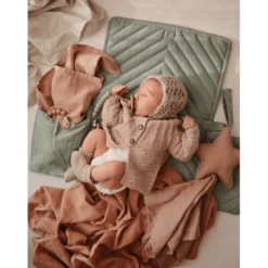 Mushie Kleedkussen Opvouwbaar Romein Green -Roba || Alvi || Pinolino Winkel mushie kleedkussen opvouwbaar romein green a401199 2