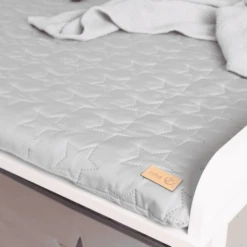 Roba Veranderingsmat Zacht Style Zilver Grijze Sterren 85x75 9 Roba Veranderingsmat Zacht Style Zilver Grijze Sterren 85x75 -Roba || Alvi || Pinolino Winkel roba veranderingsmat zacht style zilver grijze sterren 85x75 a315640 2