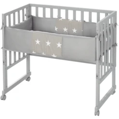 Roba Wieg & Co-sleeper 3in1 Met Barrière Little Stars Safe Asleep® -Roba || Alvi || Pinolino Winkel roba wieg co sleeper 3in1 met barriere little stars safe asleep a308670 1