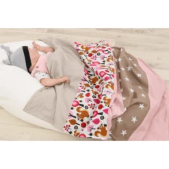 Ullenboom Deken 70x100cm Sand Eekhoorntjes 10 Ullenboom Deken 70x100cm Sand Eekhoorntjes -Roba || Alvi || Pinolino Winkel ullenboom deken 70x100cm sand eekhoorntjes a279517 3