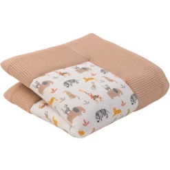 Ullenboom Kruipende Deken Wafel Pique Motief Sand Savannah 120x120 Cm -Roba || Alvi || Pinolino Winkel ullenboom kruipende deken wafel pique motief sand savannah 120x120 cm a362177 1