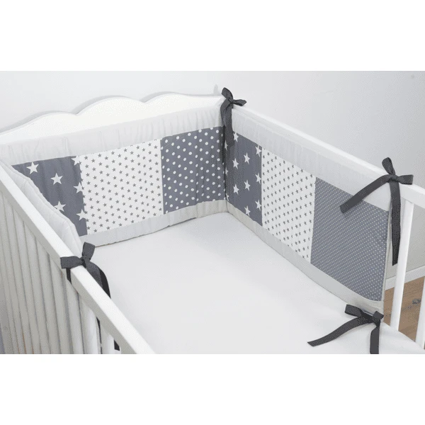 Ullenboom Patchwork-Nestje Voor Babybed 140x70 Cm Grijze Sterren (210 Cm Hoofddeel) 4 Ullenboom Patchwork-Nestje Voor Babybed 140x70 Cm Grijze Sterren (210 Cm Hoofddeel) - Afbeelding 2