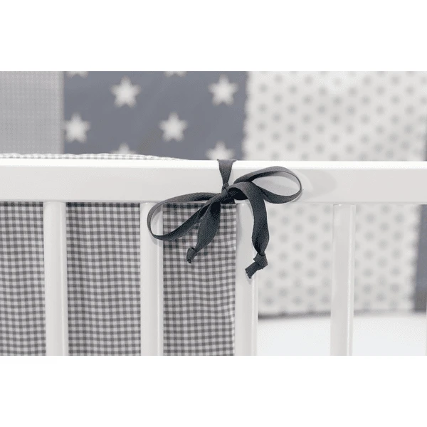 Ullenboom Patchwork-Nestje Voor Babybed 140x70 Cm Grijze Sterren (420 Cm Rondom) 5 Ullenboom Patchwork-Nestje Voor Babybed 140x70 Cm Grijze Sterren (420 Cm Rondom) - Afbeelding 3