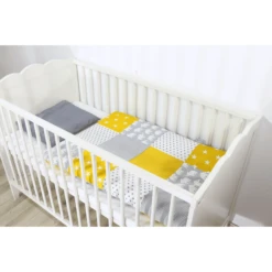 Ullenboom Set Babylakenset Olifant Geel 80 X 80 Cm + 35 X 40 Cm + 35 X 40 Cm -Roba || Alvi || Pinolino Winkel ullenboom set babylakenset olifant geel 80 x 80 cm 35 x 40 cm 35 x 40 cm a267397 3