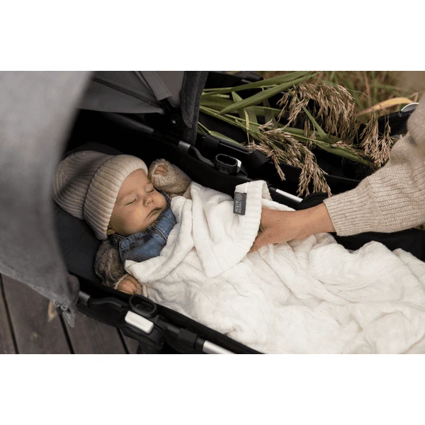 VINTER& BLOOM Deken Cuddly Warm White 4 VINTER& BLOOM Deken Cuddly Warm White - Afbeelding 2